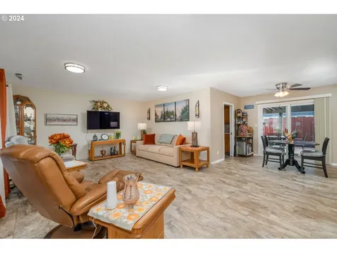 3217 Maple Street Longview WA 98632