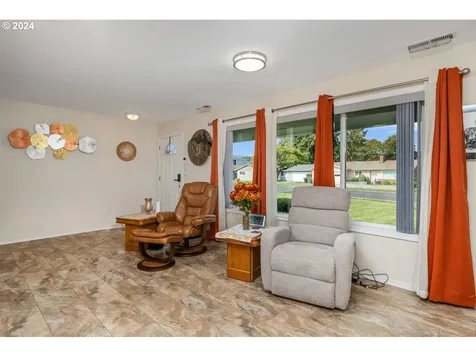 3217 Maple Street Longview WA 98632