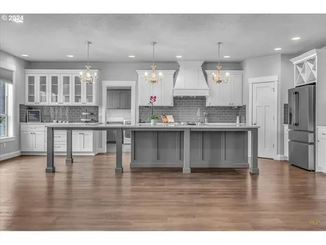 2157 Giovanni Avenue S Salem OR 97306