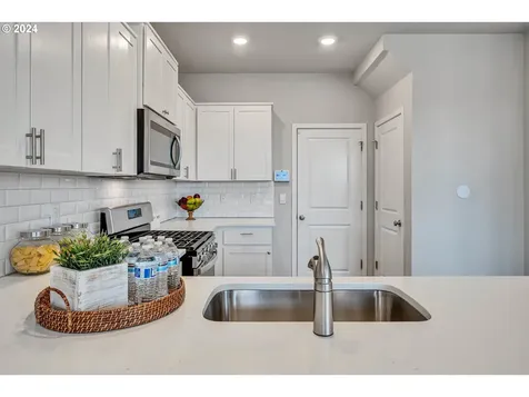 3781 Sw Sandlewood Lane Gresham OR 97080