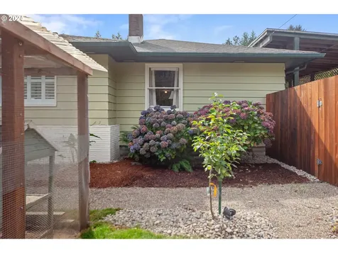 775 N 14th Street Coos Bay OR 97420