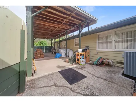 775 N 14th Street Coos Bay OR 97420