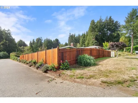 775 N 14th Street Coos Bay OR 97420