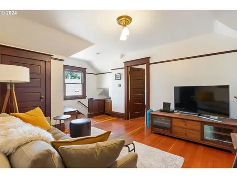 1815 Se 41st Avenue Portland OR 97214