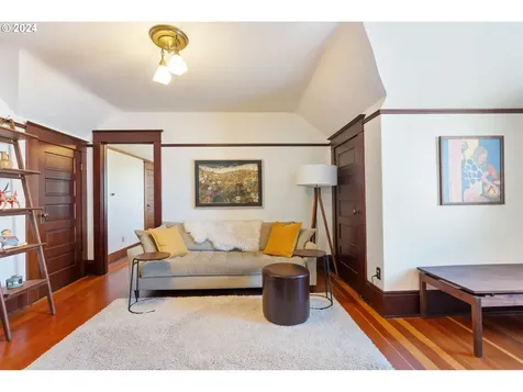 1815 Se 41st Avenue Portland OR 97214