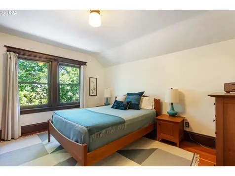 1815 Se 41st Avenue Portland OR 97214