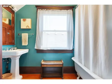 1815 Se 41st Avenue Portland OR 97214