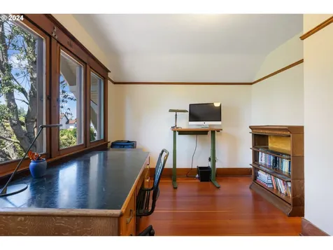 1815 Se 41st Avenue Portland OR 97214