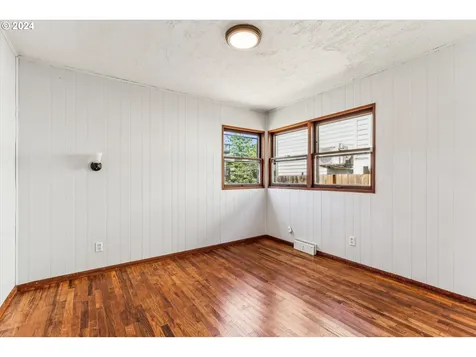 5820 N Maryland Avenue Portland OR 97217