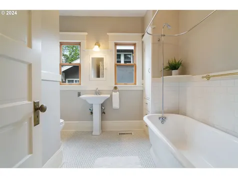 1544 NE 48th Avenue Portland OR 97213