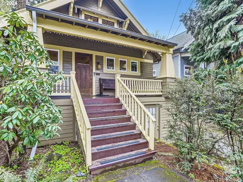 3956 Se Ivon Street Portland OR 97202