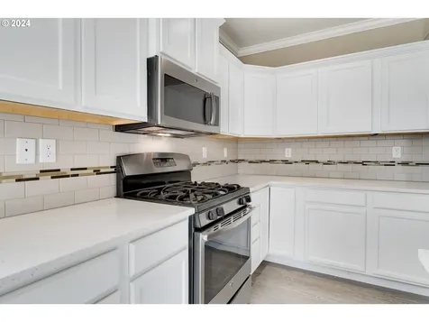 791 Rossmore Street Eugene OR 97404