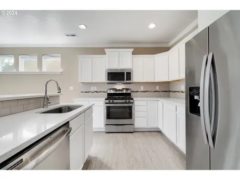 791 Rossmore Street Eugene OR 97404