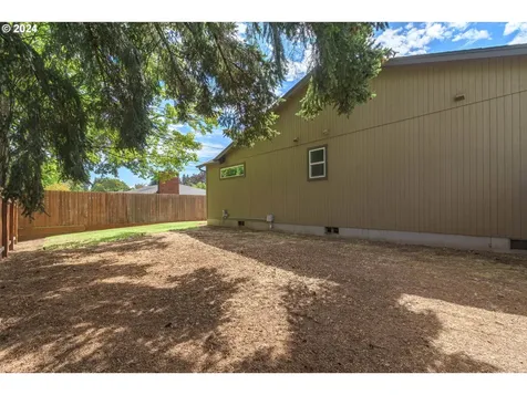 791 Rossmore Street Eugene OR 97404