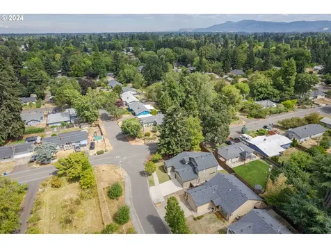 791 Rossmore Street Eugene OR 97404