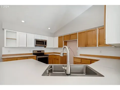 1778 Labona Drive Eugene OR 97404