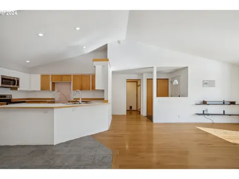 1778 Labona Drive Eugene OR 97404
