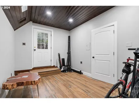 9530 NW Roseway Avenue Portland OR 97231