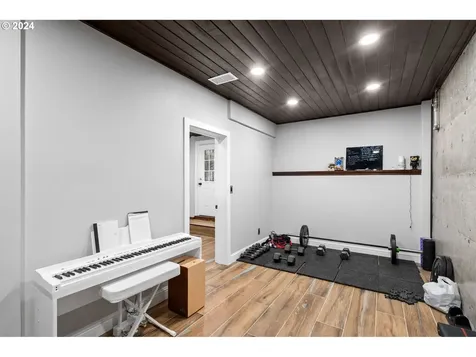 9530 NW Roseway Avenue Portland OR 97231