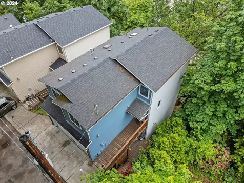 9530 NW Roseway Avenue Portland OR 97231