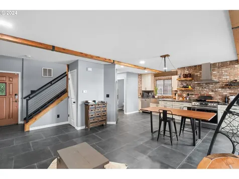 9530 NW Roseway Avenue Portland OR 97231
