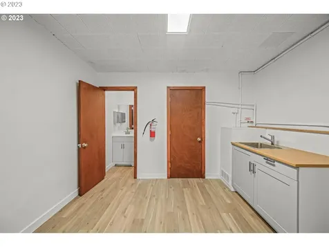 2144 NE Broadway Street Portland OR 97232