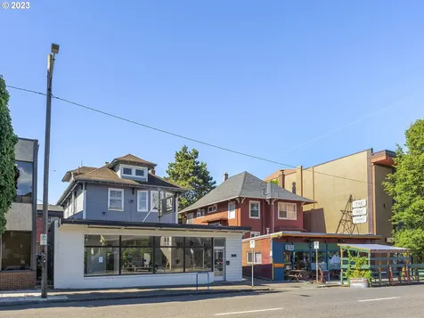 2144 NE Broadway Street Portland OR 97232