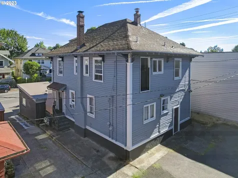 2144 NE Broadway Street Portland OR 97232