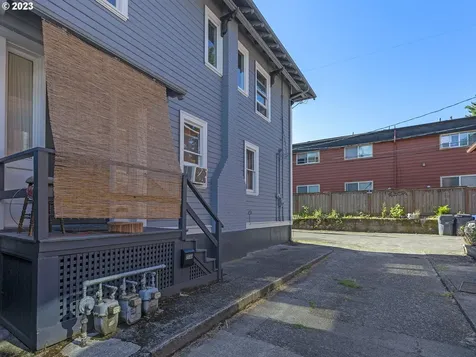 2144 NE Broadway Street Portland OR 97232