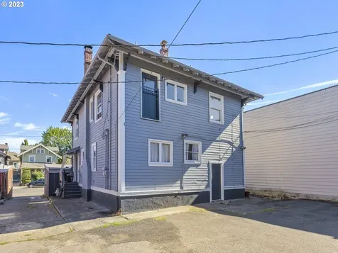 2144 NE Broadway Street Portland OR 97232