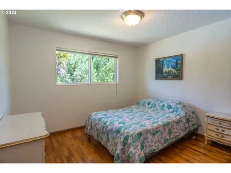 909 Nw Broadway Street Roseburg OR 97471