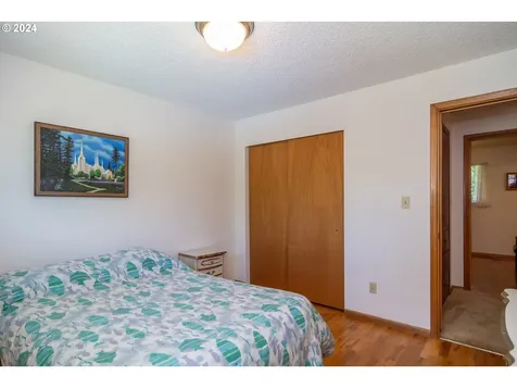 909 Nw Broadway Street Roseburg OR 97471