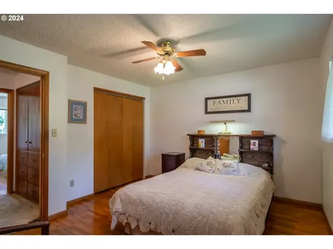 909 Nw Broadway Street Roseburg OR 97471