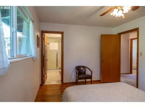 909 Nw Broadway Street Roseburg OR 97471