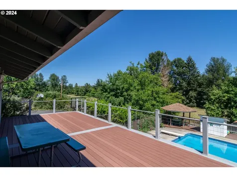 909 Nw Broadway Street Roseburg OR 97471