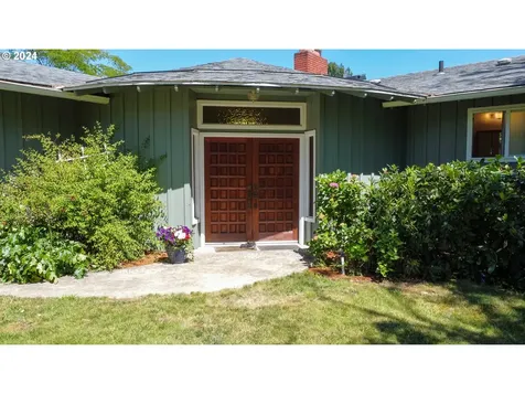 909 Nw Broadway Street Roseburg OR 97471