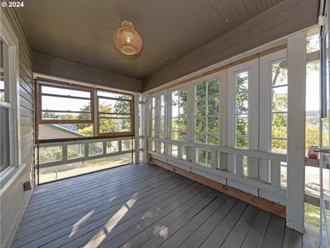 352 Louisiana Avenue Vernonia OR 97064