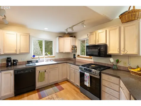 331 Upper Lakeview Road White Salmon WA 98672