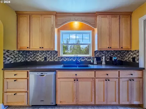 20618 S South End Road Oregon City OR 97045