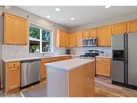 16506 Ne Pacific Drive Portland OR 97230