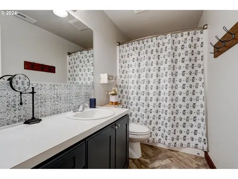 121 Hahn Drive Kalama WA 98625