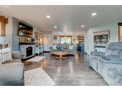 121 Hahn Drive Kalama WA 98625