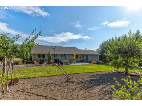 121 Hahn Drive Kalama WA 98625