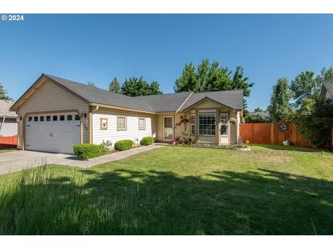2766 Sw Reindeer Avenue Redmond OR 97756