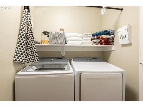 2766 Sw Reindeer Avenue Redmond OR 97756