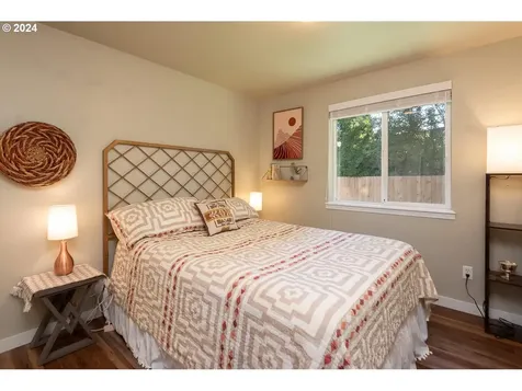 2766 Sw Reindeer Avenue Redmond OR 97756