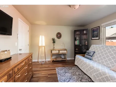 2766 Sw Reindeer Avenue Redmond OR 97756