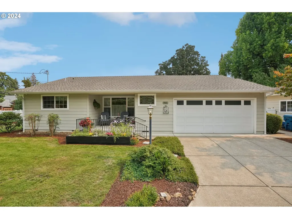 901 Barger Street Silverton OR 97381