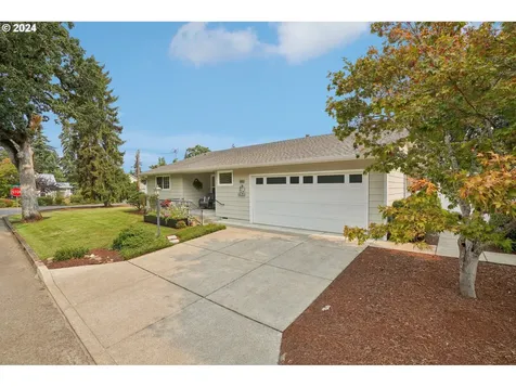 901 Barger Street Silverton OR 97381
