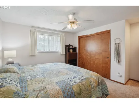901 Barger Street Silverton OR 97381